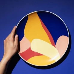 Assiettes Plates Assiette Alexandra Maisons Du Monde X Sakina M’Sa En Faïence Bleue, Orange, Jaune, Rouge Et Rose -Assiettes Soldes Magasin assiette alexandra maisons du monde x sakina m sa en faience bleue orange jaune rouge et rose 1000 8 13 229695 3